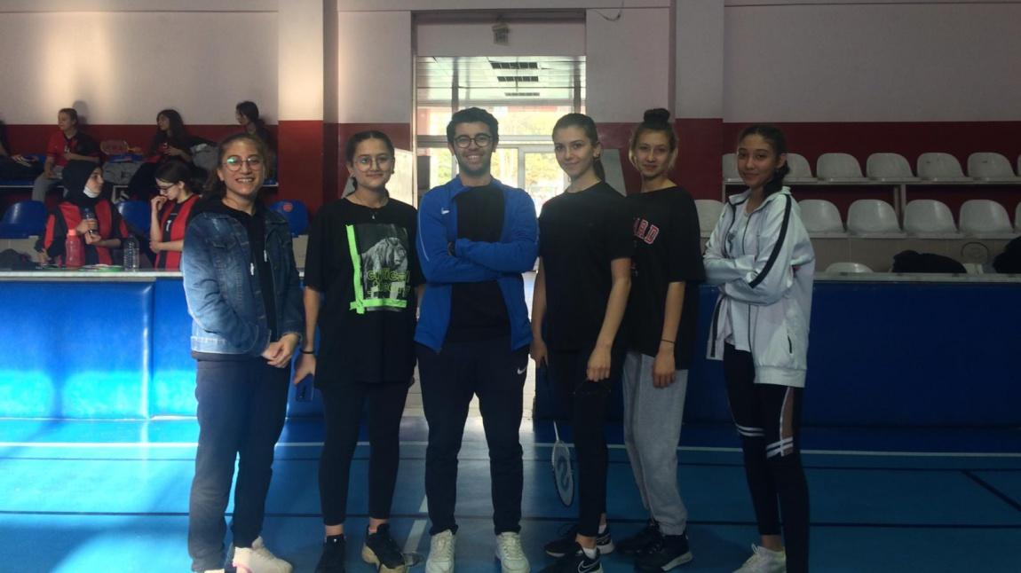 Okulumuz Kız Takımı,  İlimizde Badminton Turnuvasına Katıldı.
